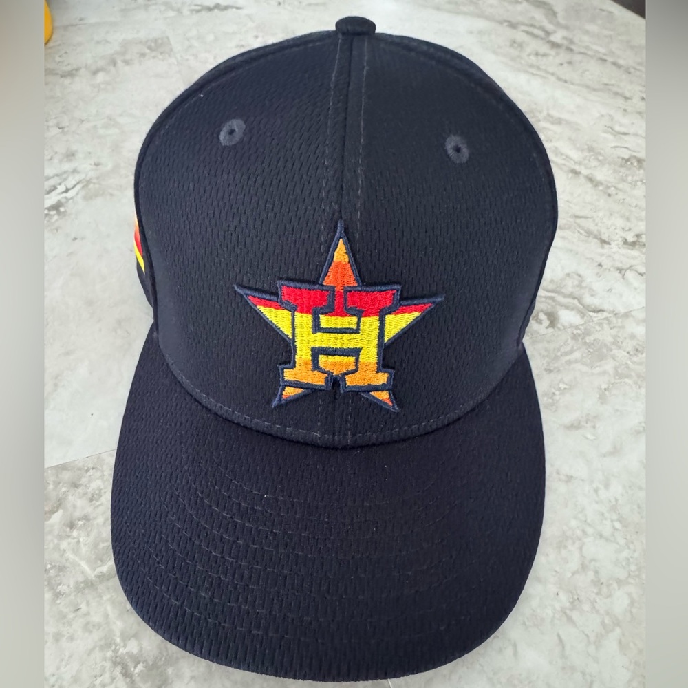 Houston Fitted